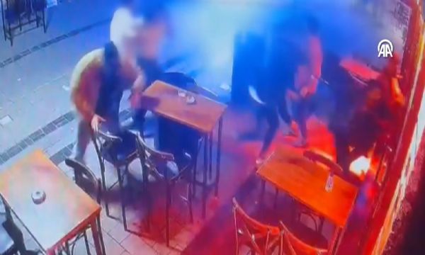 İzmir'deki iş yerine kurşun yağmuru!